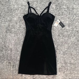 Little black dress with lace details and pads